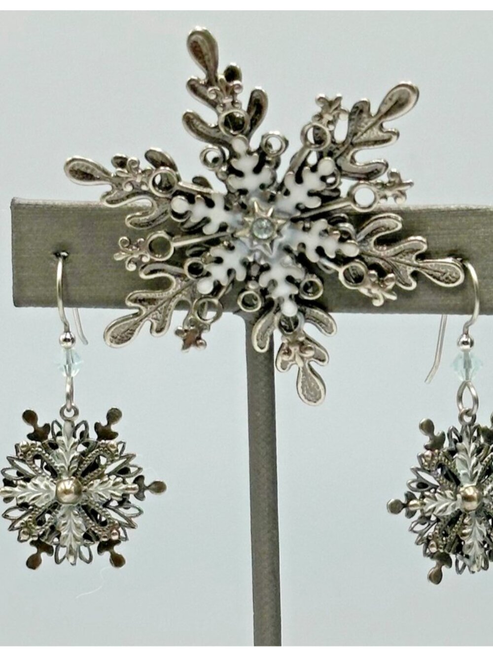 Snowflake Jewelry Set Silver Tone Brooch Earrings Winter Holiday Christmas